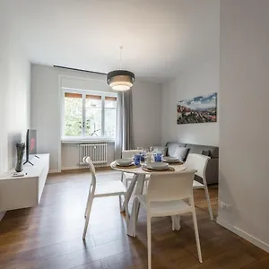 Caravaggio's A Due Passi Dalla Funicolare Apartament